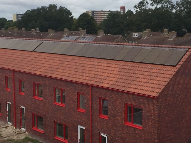 10er-Pack Solarmodule mit 300 W in Ziegelbraun – Bild 3